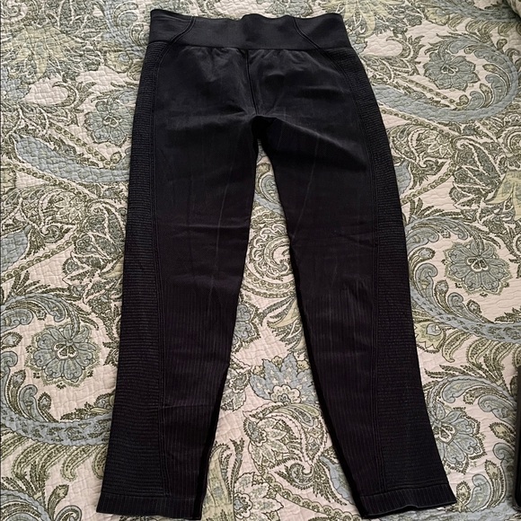 Charlie Paige L XL Textured Leggings - Picture 1 of 5